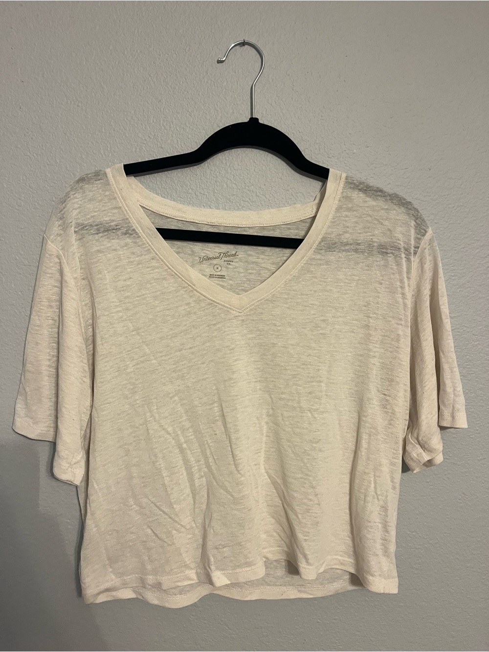 Universal Thread Cream V-Neck Cropped Tee